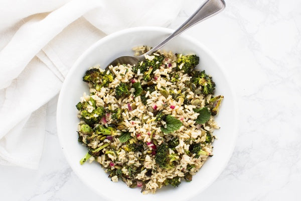 BROWN RICE WITH ROASTED BROCCOLI & PEPITAS