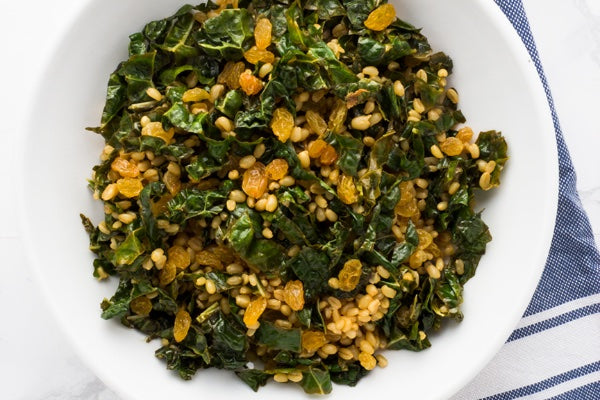 WHEAT BERRIES WITH SHREDDED KALE & GOLDEN RAISINS